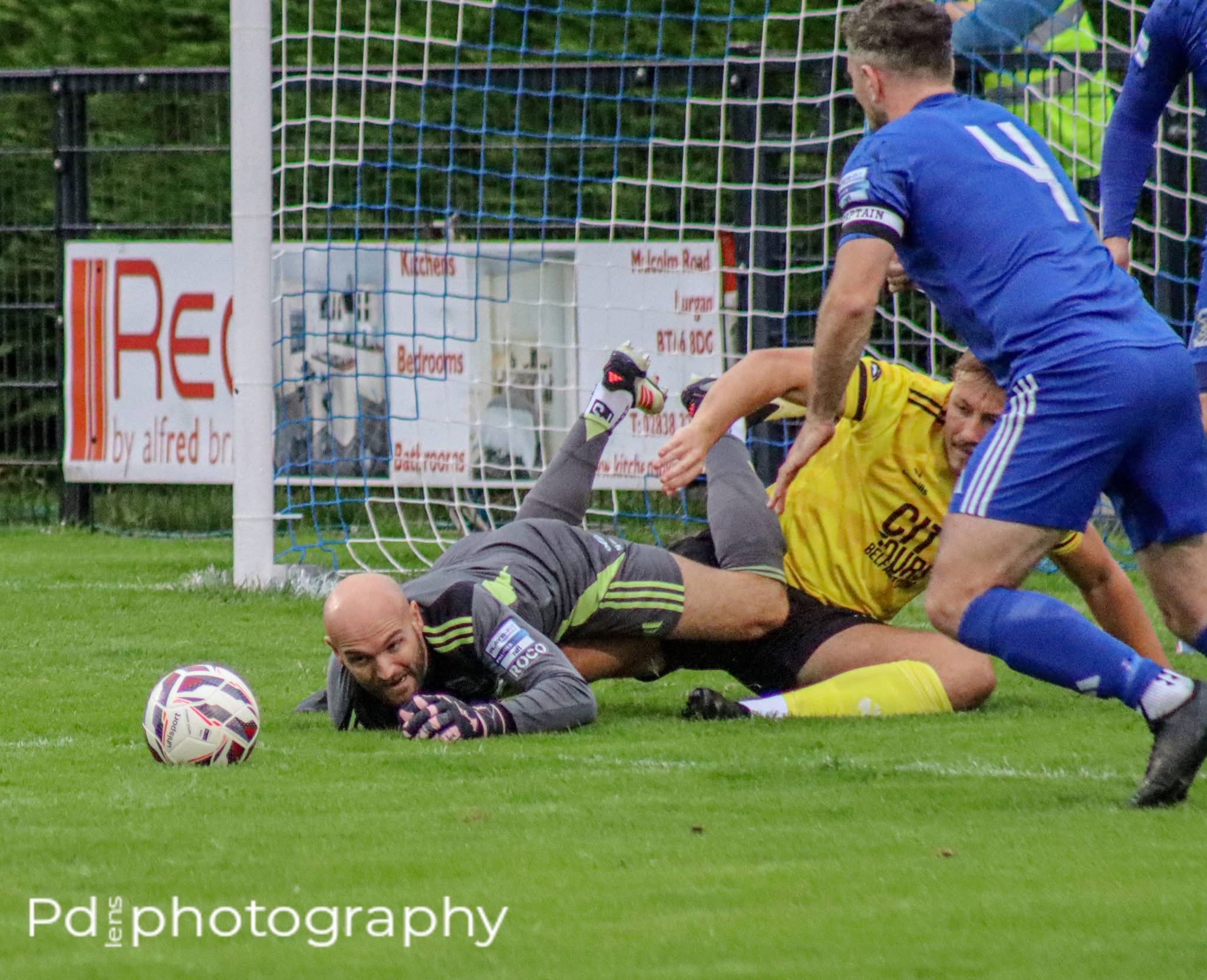 v St James Swifts