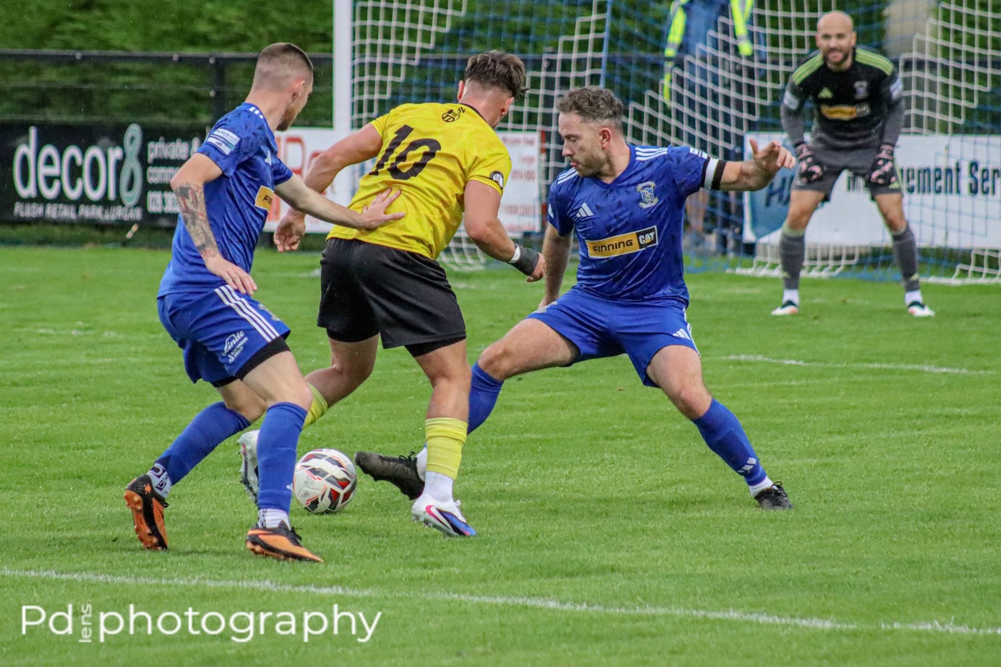 v St James Swifts